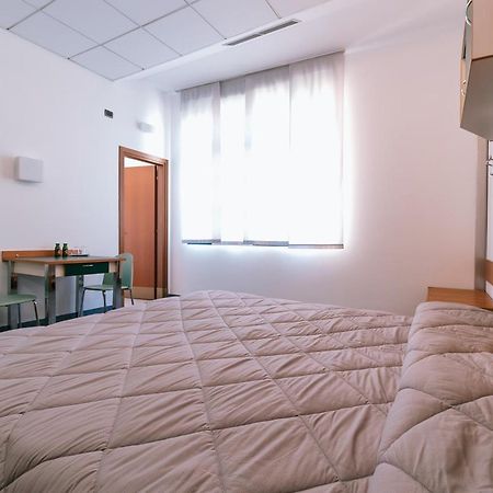 Open011 Hostel ตูริน ภายนอก รูปภาพ