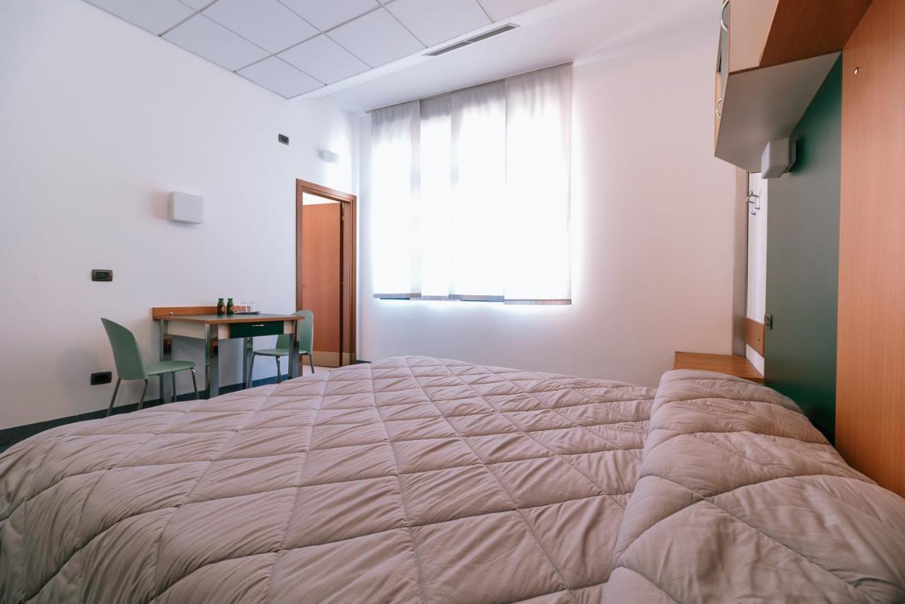 Open011 Hostel ตูริน ภายนอก รูปภาพ