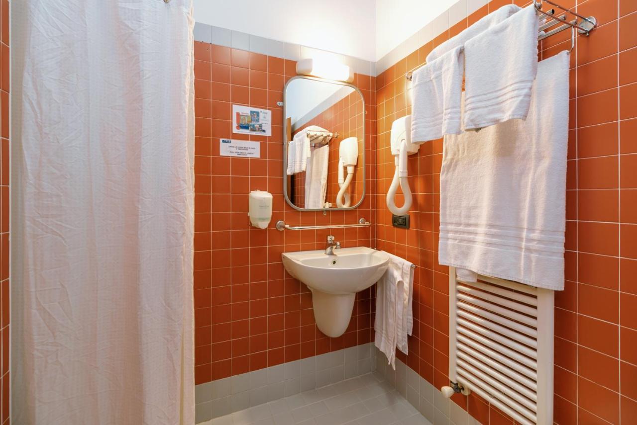 Open011 Hostel ตูริน ภายนอก รูปภาพ