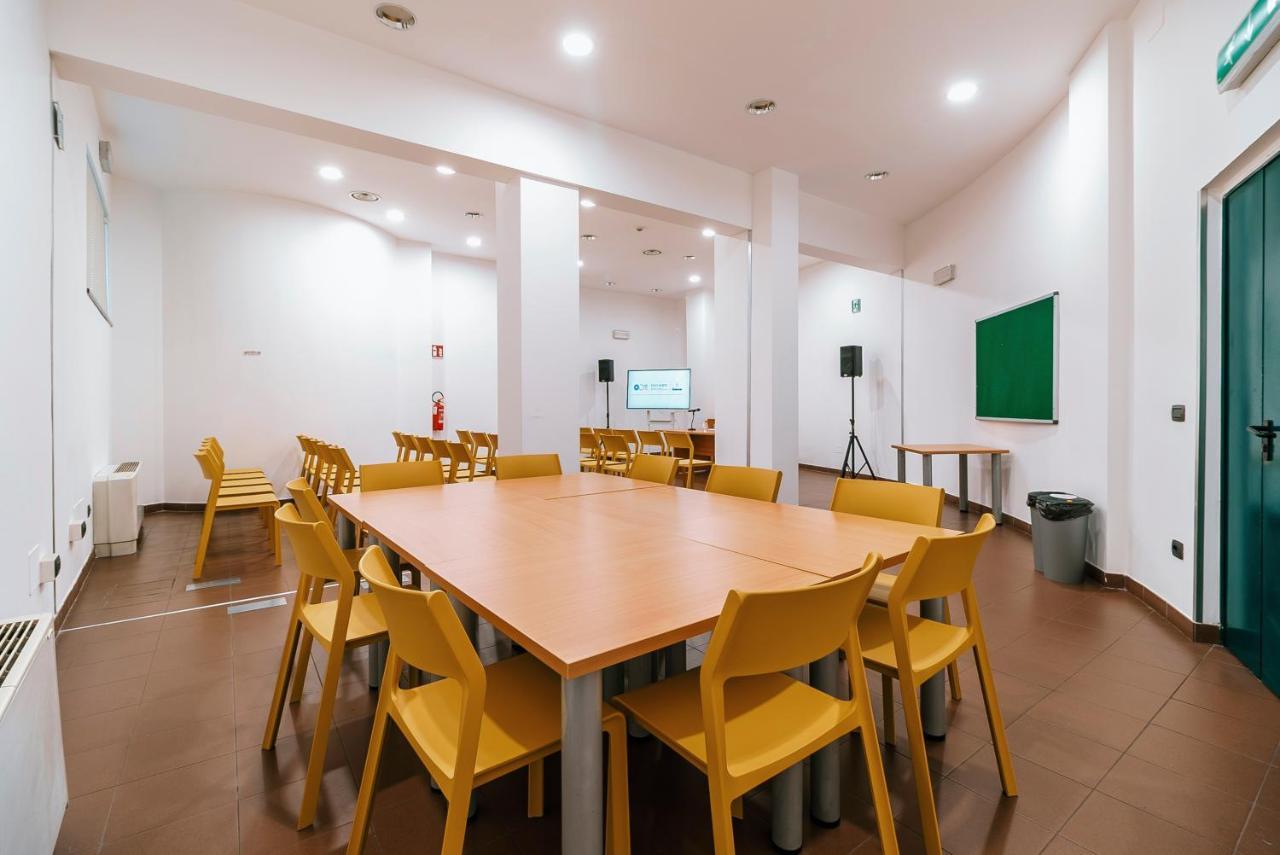 Open011 Hostel ตูริน ภายนอก รูปภาพ